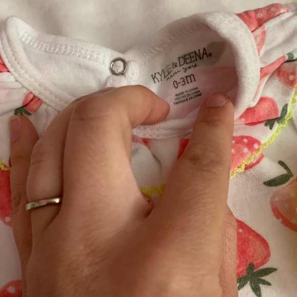 Vguc set of 2 carters outfits - Picture 2 of 3